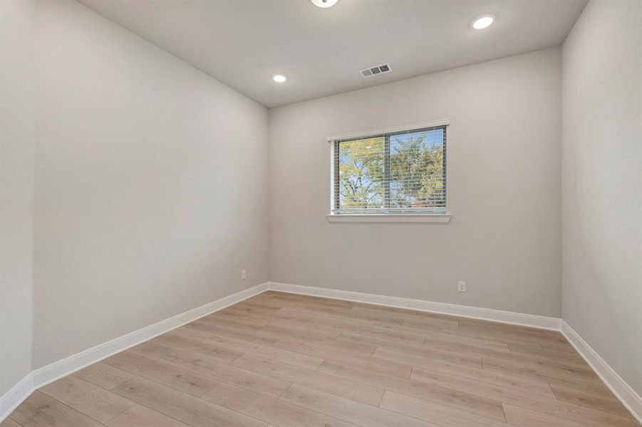 Spacious, unfurnished interior of a new home in Mantua Point Classics, Van Alstyne (Image 22). Spacious, unfurnished interior of a new home in Mantua Point Classics, Van Alstyne (Image 22).