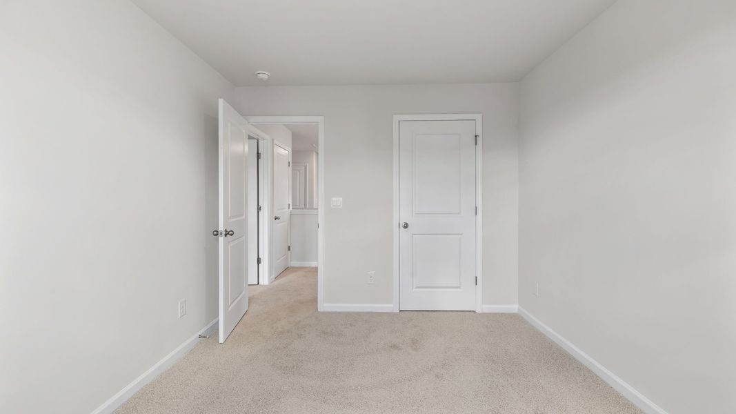 Spacious, unfurnished interior of a new home in Durbin Meadows, Fountain Inn (Image 20).