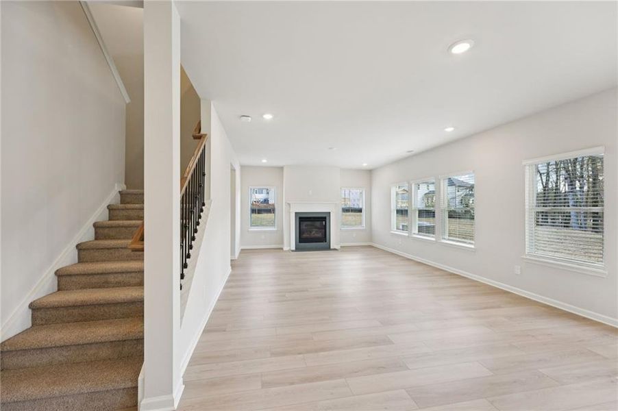 Spacious, unfurnished interior of a new home in Westmont Preserve, Powder Springs (Image 47).