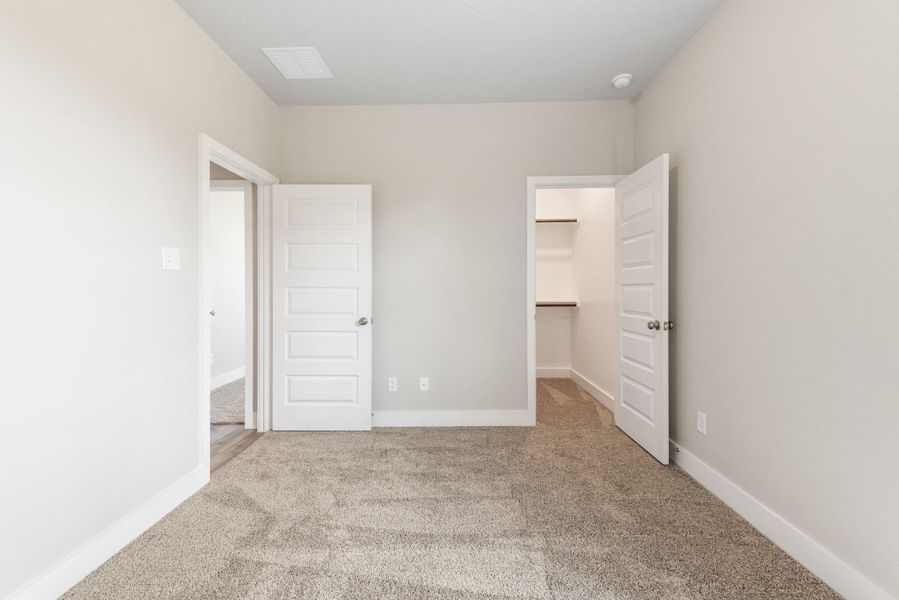Spacious, unfurnished interior of a new home in , Brenham (Image 14).