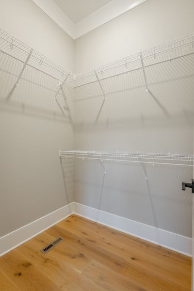Spacious, unfurnished interior of a new home in River Gorge Ranch, Guild (Image 30).