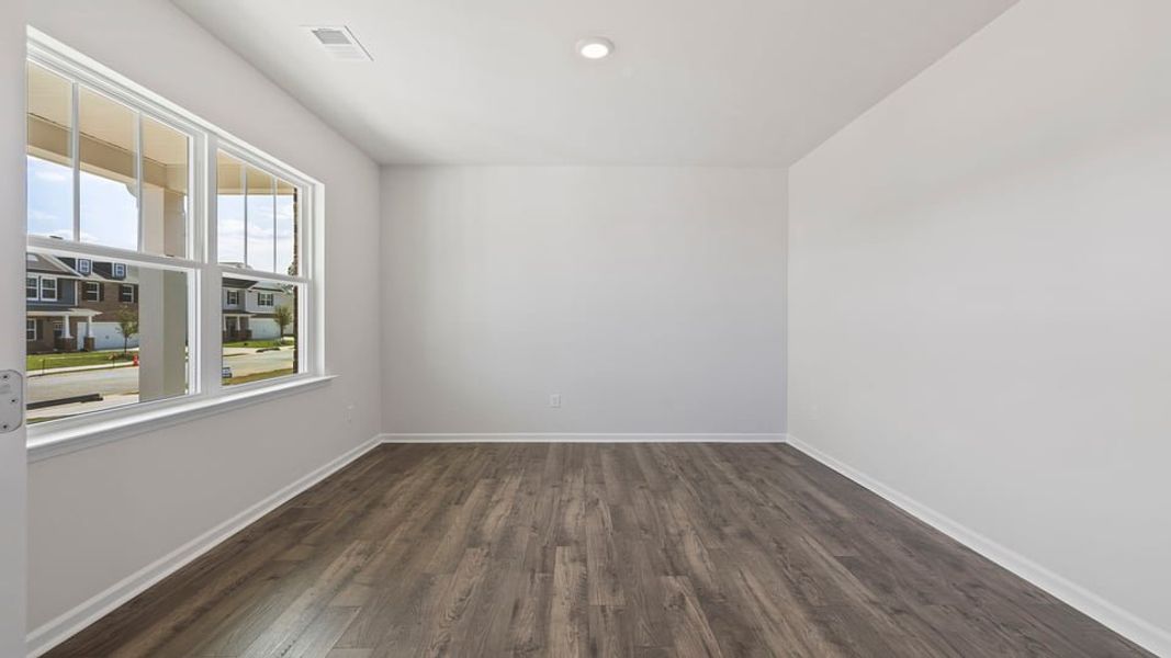 Spacious, unfurnished interior of a new home in Hunters Ridge, Woodruff (Image 16).