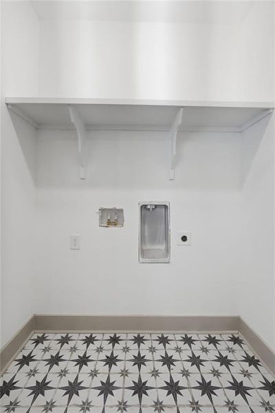 Spacious, unfurnished interior of a new home in , Roswell (Image 44).