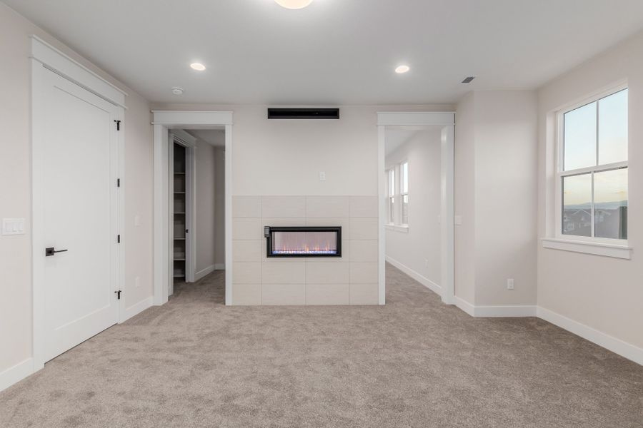 Representative unfurnished interior of a home built from the Luxe by Scott Felder Homes in Westerly, Erie (Image 33).