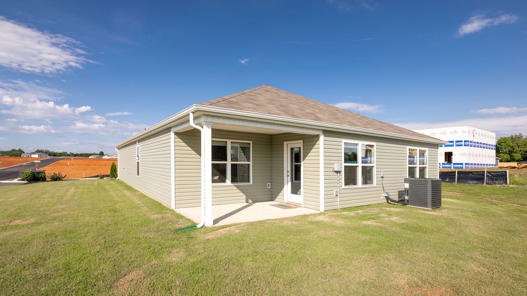 Exterior details and patio area of a home in Crescent Ridge, Niota (Image 4).
