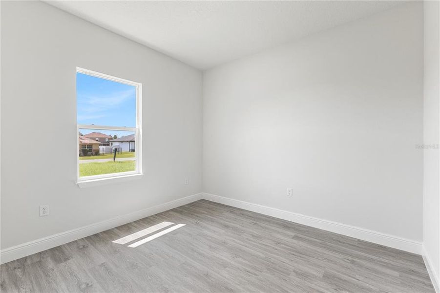 Spacious, unfurnished interior of a new home in , Ocala (Image 18).