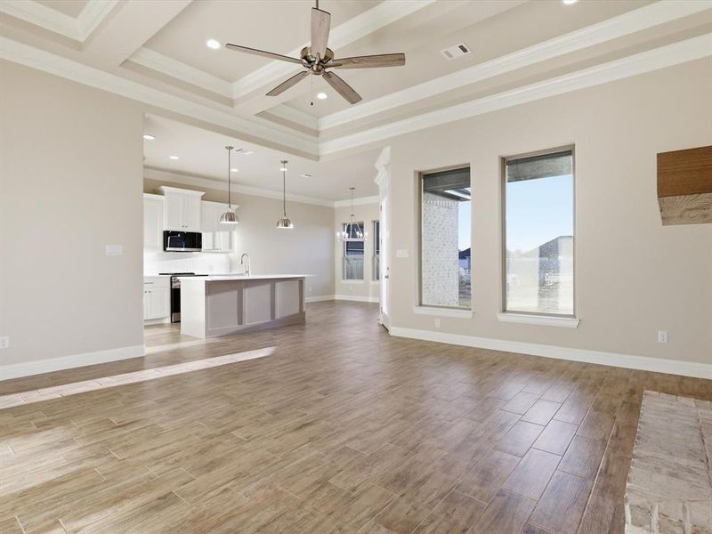 Spacious, unfurnished interior of a new home in , Tolar (Image 19).