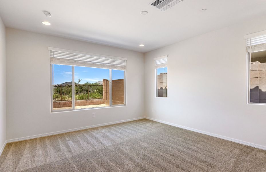 Spacious, unfurnished interior of a new home in Vistoso Canyon Estates, Oro Valley (Image 16).