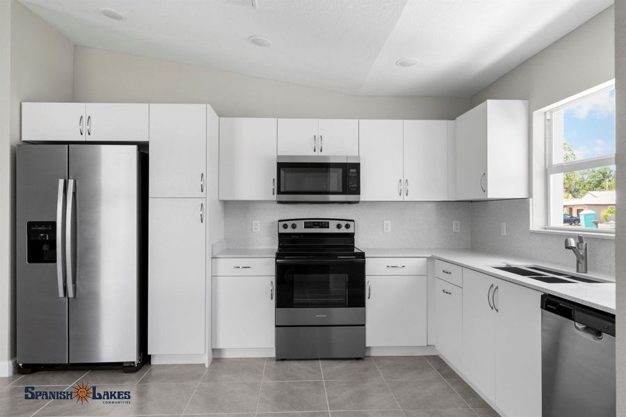 Furnished interior view inside a new home in , Fort Pierce (Image 10).