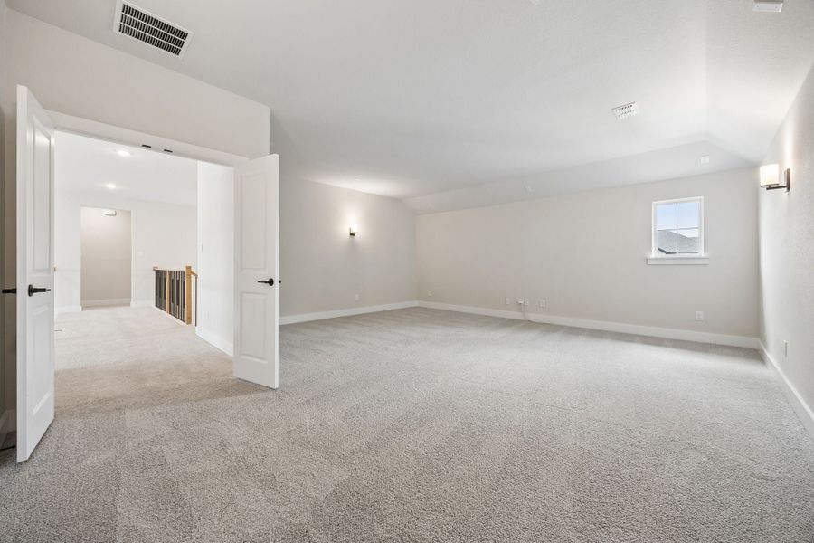Spacious, unfurnished interior of a new home in Painted Tree Lakeside, McKinney (Image 23).