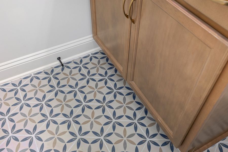 Representative interior finishes for a home built from the Palmetto by Riverside Homes in Mariposa at EverRange 40' Series, Jacksonville (Image 71).