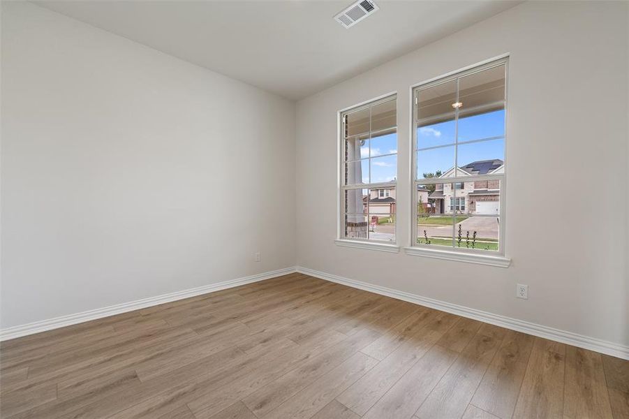 Spacious, unfurnished interior of a new home in Liberty Pointe, Gainesville (Image 15).