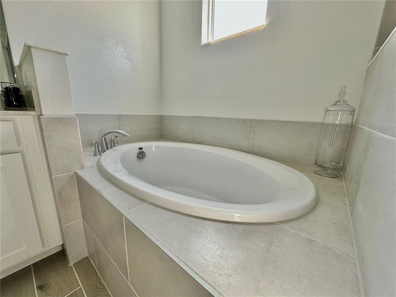 Close-up of interior finishes inside a home in Pioneer Ranch, Ocala (Image 46).