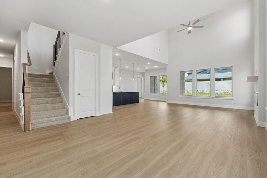 Spacious, unfurnished interior of a new home in Painted Tree Lakeside, McKinney (Image 15).