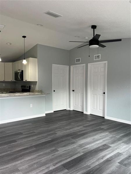 Spacious, unfurnished interior of a new home in , Dunnellon (Image 12).