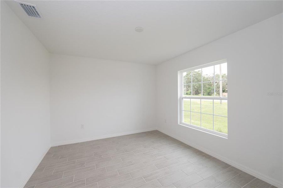 Spacious, unfurnished interior of a new home in , Frostproof (Image 18).