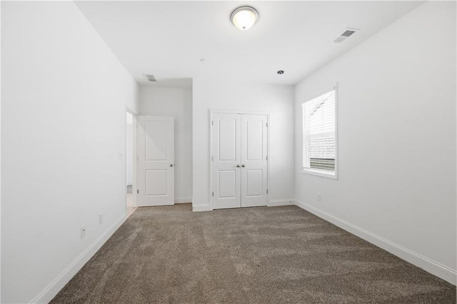Spacious, unfurnished interior of a new home in Promenade Ridge, Marietta (Image 13).