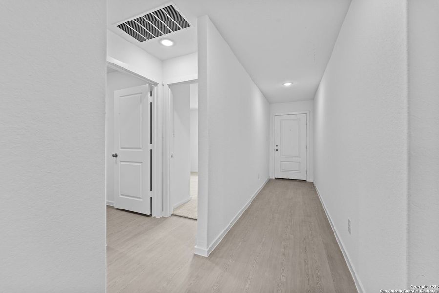 Spacious, unfurnished interior of a new home in Lodi Grove, Floresville (Image 20). Spacious, unfurnished interior of a new home in Lodi Grove, Floresville (Image 20).