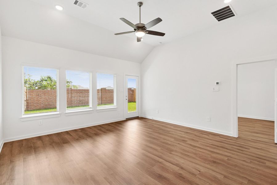 Spacious, unfurnished interior of a new home in Lone Star Landing, Montgomery (Image 9). Spacious, unfurnished interior of a new home in Lone Star Landing, Montgomery (Image 9).