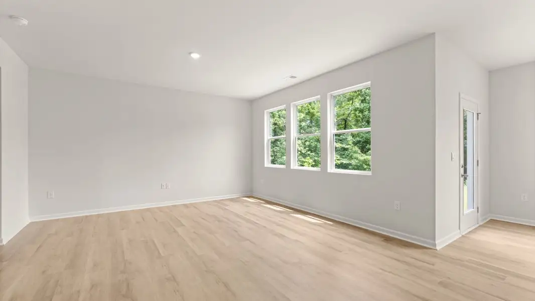 Representative unfurnished interior of a home built from the Darwin by D.R. Horton in Oaks at Cedar Grove, Fairburn (Image 15).