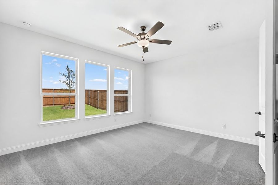 Spacious, unfurnished interior of a new home in South Oak, Oak Point (Image 18). Spacious, unfurnished interior of a new home in South Oak, Oak Point (Image 18).
