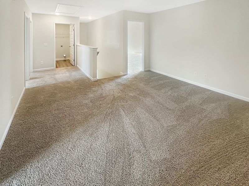 Spacious, unfurnished interior of a new home in Grand Reserve, Hinesville (Image 21).