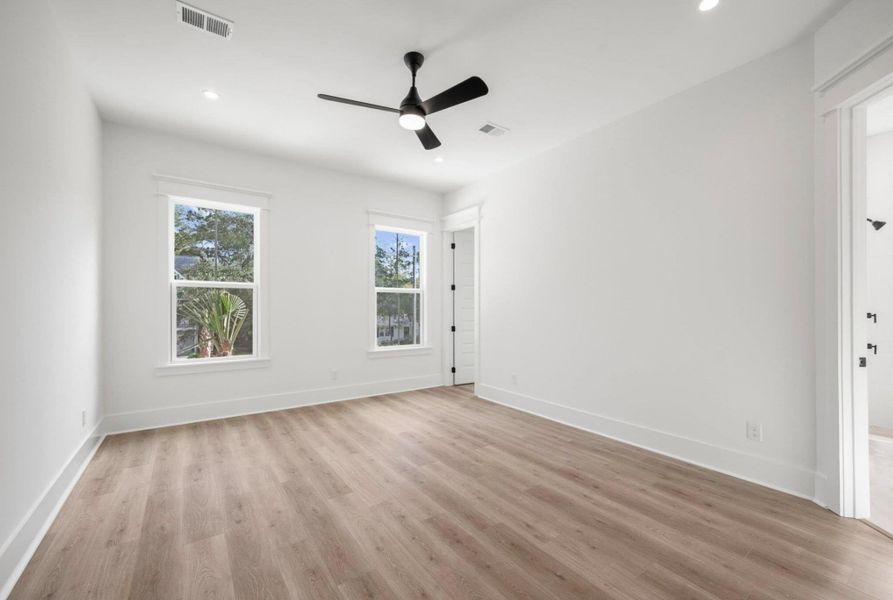 Spacious, unfurnished interior of a new home in , Edisto Island (Image 10).