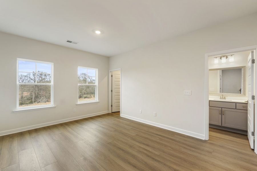 Spacious, unfurnished interior of a new home in Ridgecrest at Midway, Anderson (Image 34).