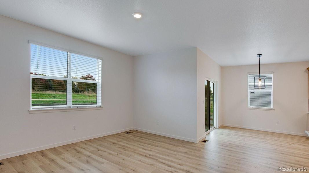Spacious, unfurnished interior of a new home in Hansen Farm, Fort Collins (Image 31).
