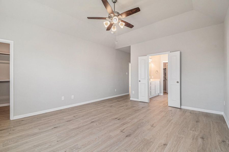 Spacious, unfurnished interior of a new home in Clear View Estates, Willis (Image 14).