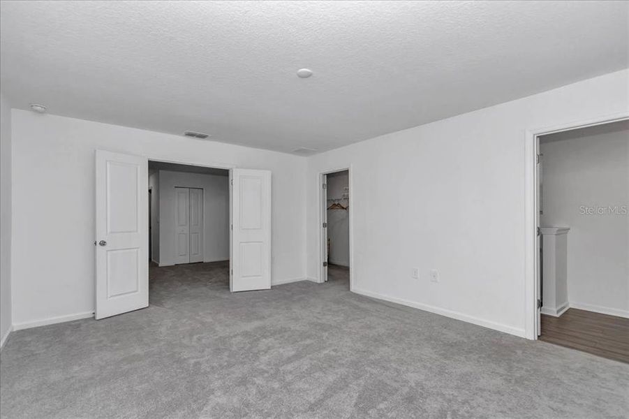 Spacious, unfurnished interior of a new home in , Ocala (Image 28).