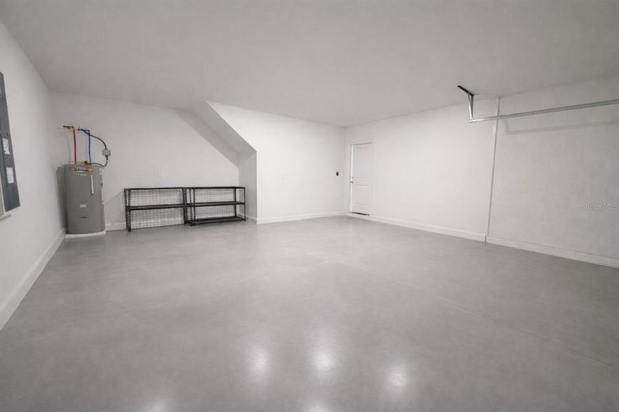 Spacious, unfurnished interior of a new home in Broadleaf, Parrish (Image 61).