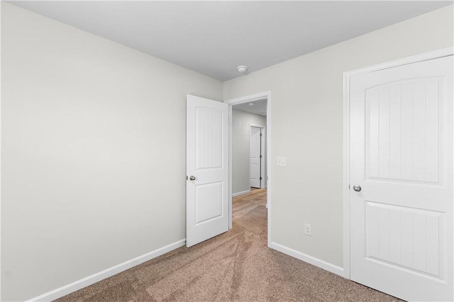 Spacious, unfurnished interior of a new home in The Grove At Mundy Mill, Gainesville (Image 19).