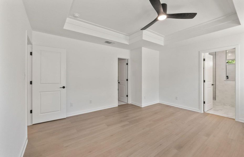 Spacious, unfurnished interior of a new home in Wolf Ranch, Georgetown (Image 14). Spacious, unfurnished interior of a new home in Wolf Ranch, Georgetown (Image 14).