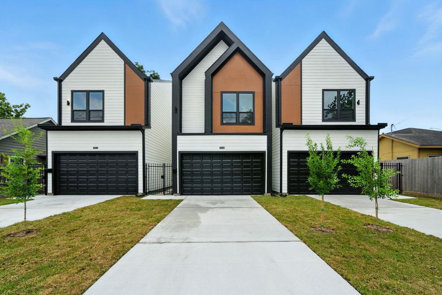 Front exterior of a new home in , Houston, TX, highlighting curb appeal (Image 21). Front exterior of a new home in , Houston, TX, highlighting curb appeal (Image 21).