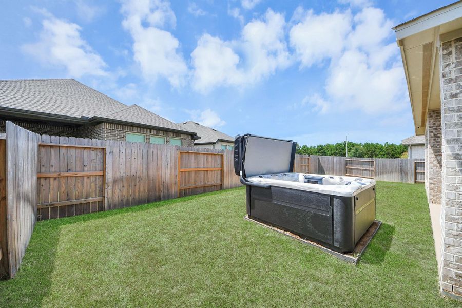 Bonus hot tub!!