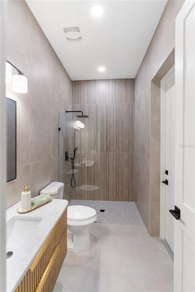 Furnished interior view inside a new home in , Port Charlotte (Image 42).