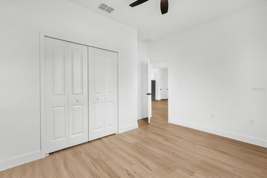 Spacious, unfurnished interior of a new home in , Ocala (Image 17).