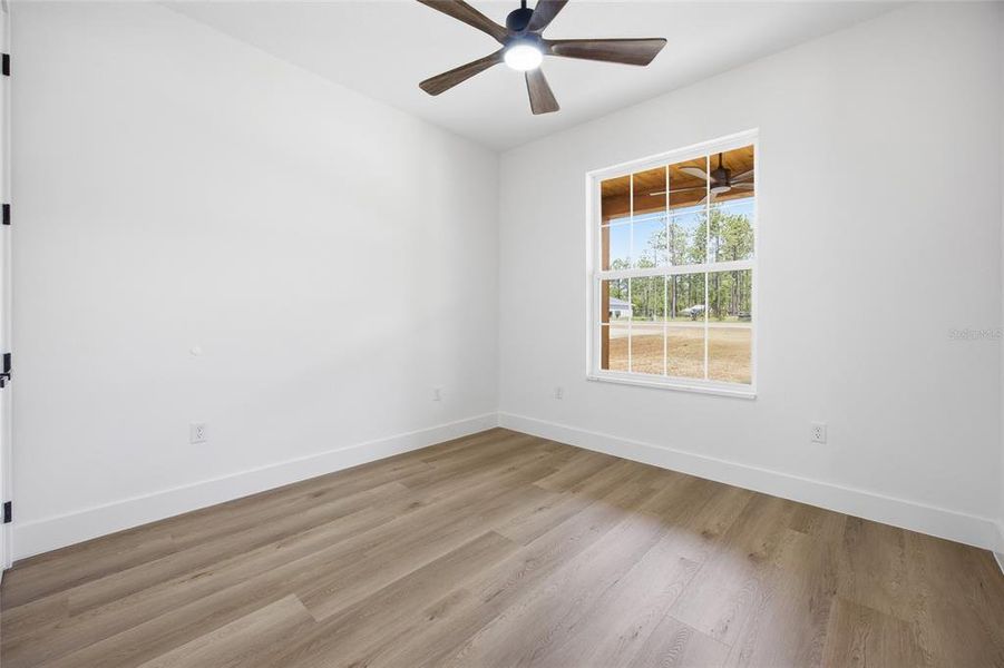 Spacious, unfurnished interior of a new home in , Dunnellon (Image 24).