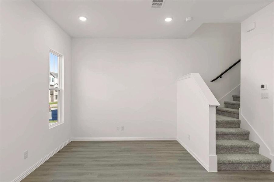 Spacious, unfurnished interior of a new home in Collin Creek, Plano (Image 16).