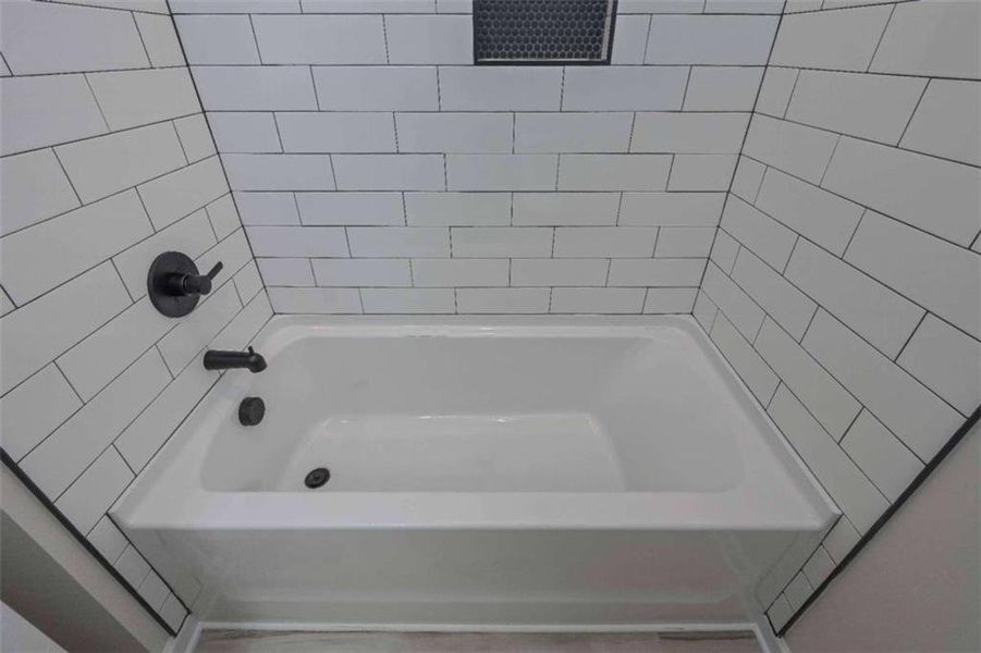 Close-up of interior finishes inside a home in Deer Creek, Temple (Image 11).