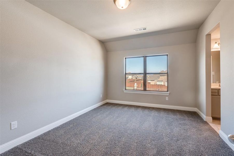 Spacious, unfurnished interior of a new home in , Mansfield (Image 31).