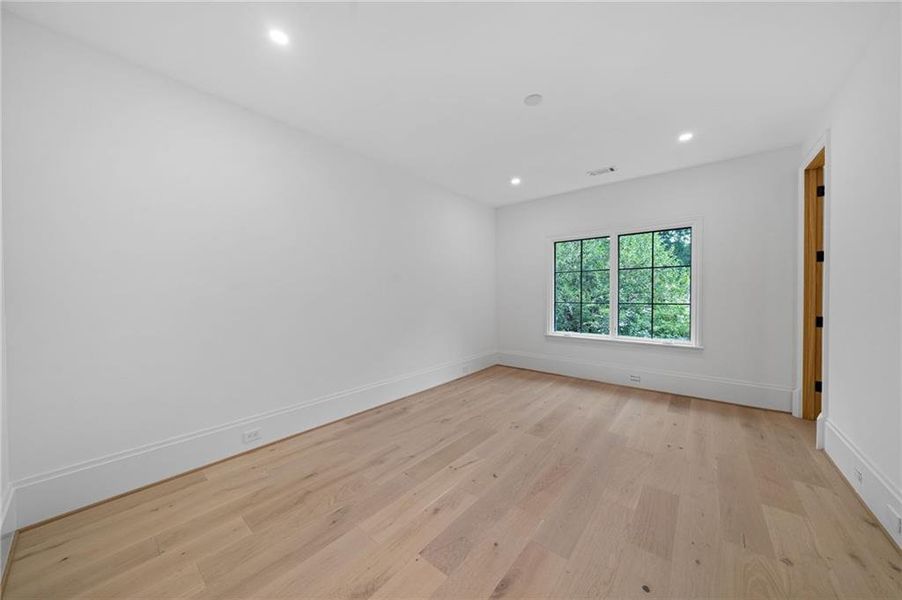 Spacious, unfurnished interior of a new home in , Atlanta (Image 25). Spacious, unfurnished interior of a new home in , Atlanta (Image 25).