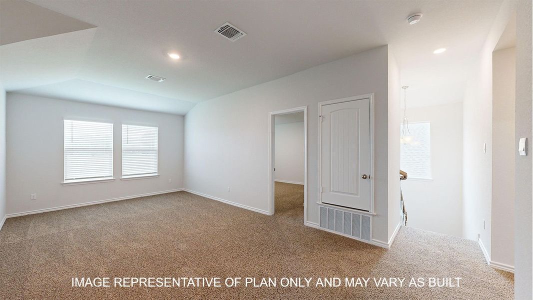Spacious, unfurnished interior of a new home in Turnbo Ranch Traditions, Killeen (Image 24).