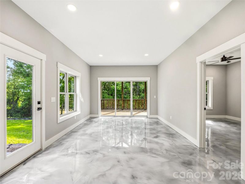 Spacious, unfurnished interior of a new home in , Asheville (Image 25).