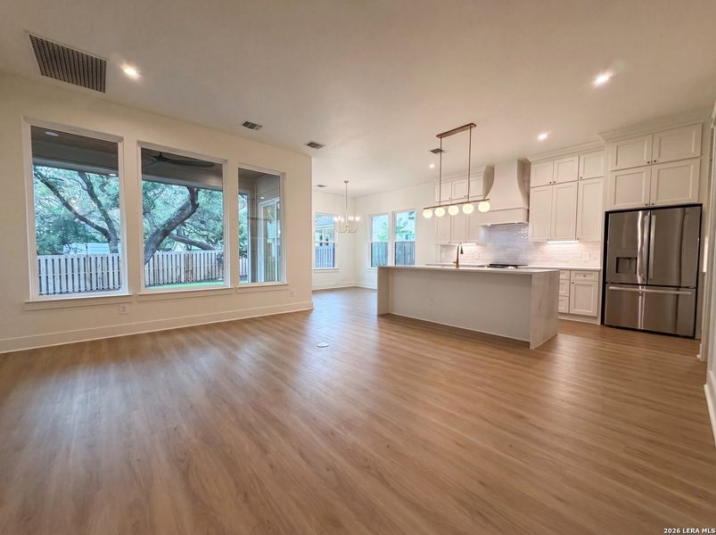 Spacious, unfurnished interior of a new home in , San Antonio (Image 11).
