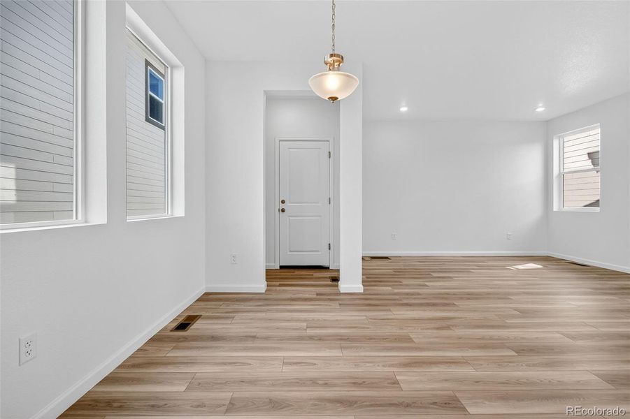 2110 Wagon Wheel Aly ~ Ready Now