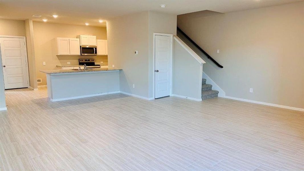 Spacious, unfurnished interior of a new home in Orchard Village, Fort Worth (Image 22). Spacious, unfurnished interior of a new home in Orchard Village, Fort Worth (Image 22).