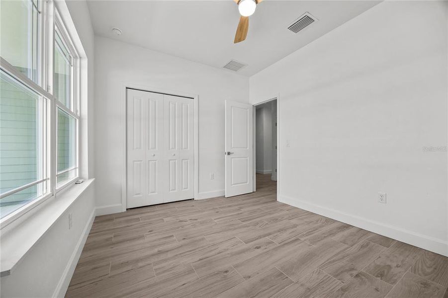 Spacious, unfurnished interior of a new home in , Gainesville (Image 22).