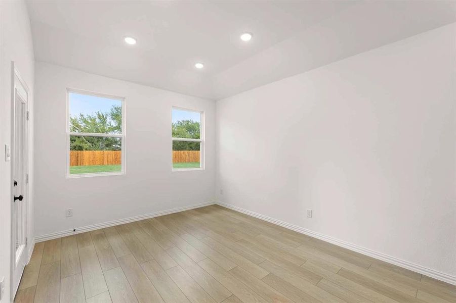 Spacious, unfurnished interior of a new home in Monticello Park, Princeton (Image 20).